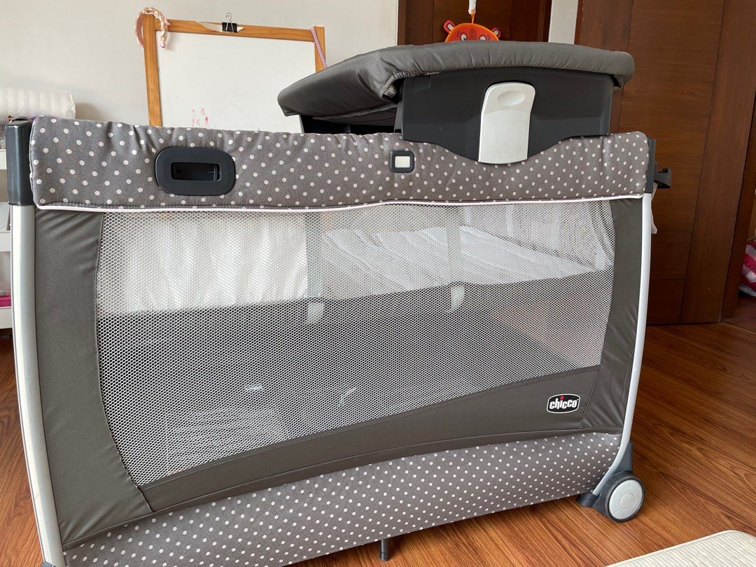 Chicco playard bassinet 2025