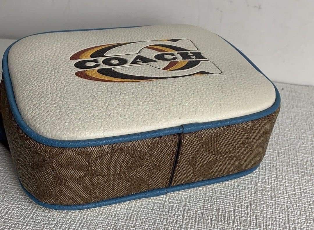 coach mini jamie cambag (Category: Luxury Bags & Wallets) located in Pateros City. Submitted by moira1985 (Listing ID 1210071398, Image 2). Description: CCH Mini Jamie Cambag 7 1/2" (L) x 5 1/4" (H) x 2 1/4" (W).