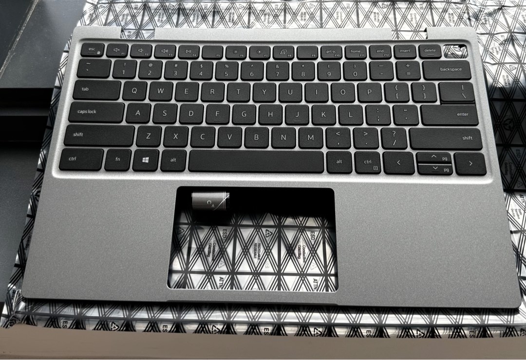 DELL Latitude 5420 top cover keyboard, Computers & Tech, Parts