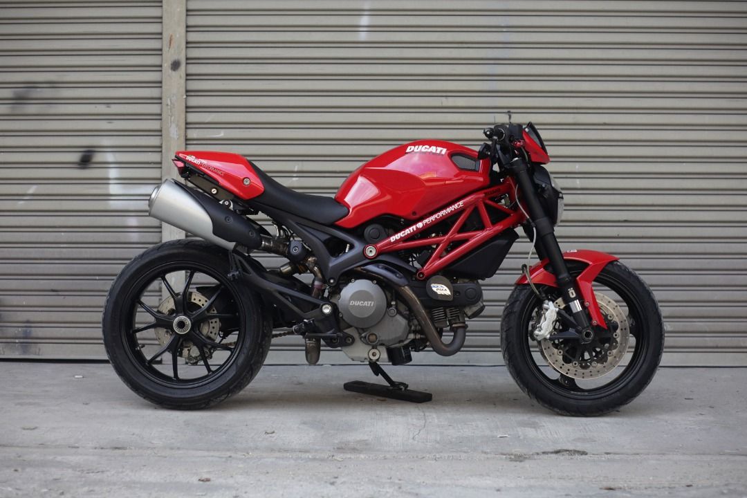 Ducati monster online 795 custom