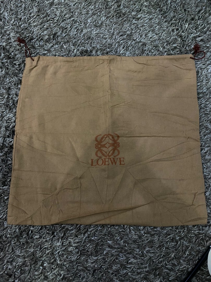dust bag loewe Barang Mewah Aksesoris di Carousell