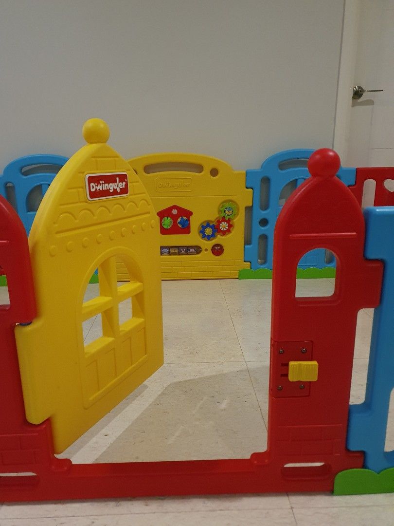 Dwinguler Castle Playpen playard