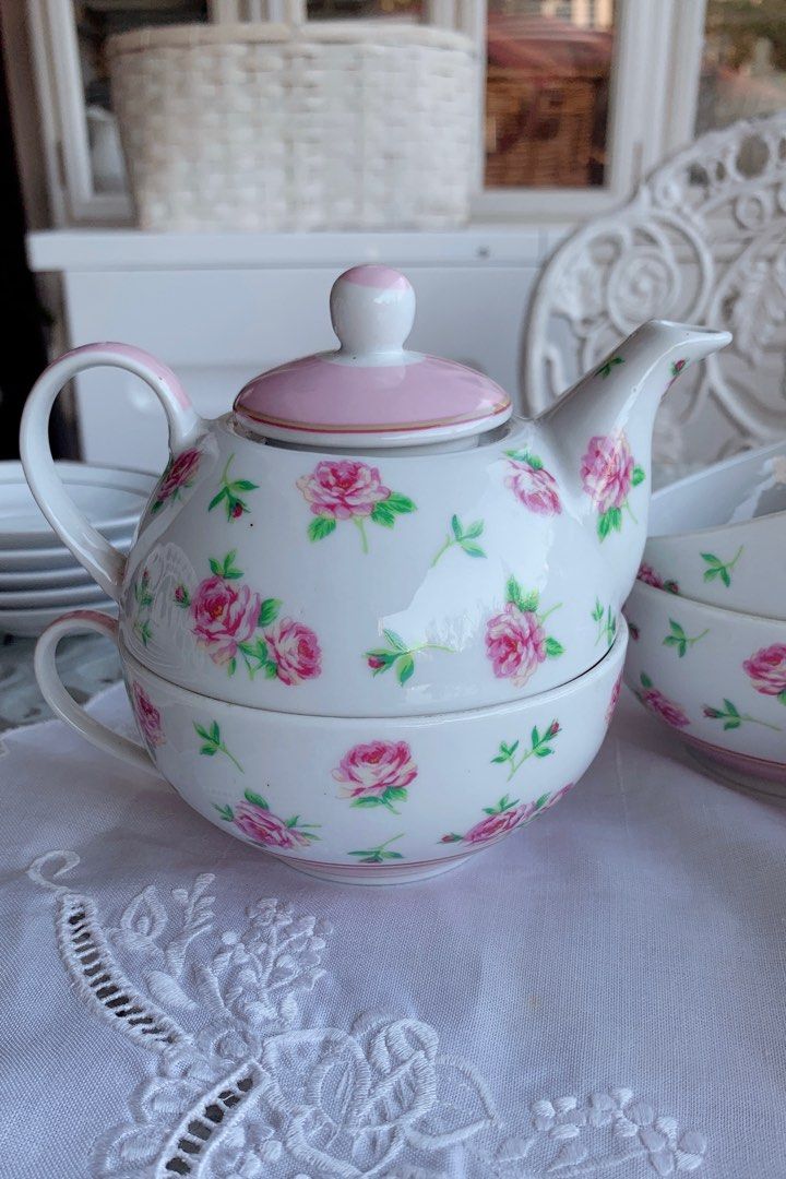 English rose tea set, Furniture & Home Living, Kitchenware & Tableware