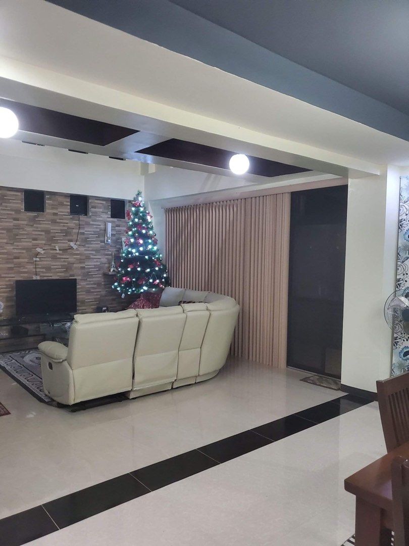 Tagaytay House & Lot For Sale (Near Starbucks Tagaytay Downhill
