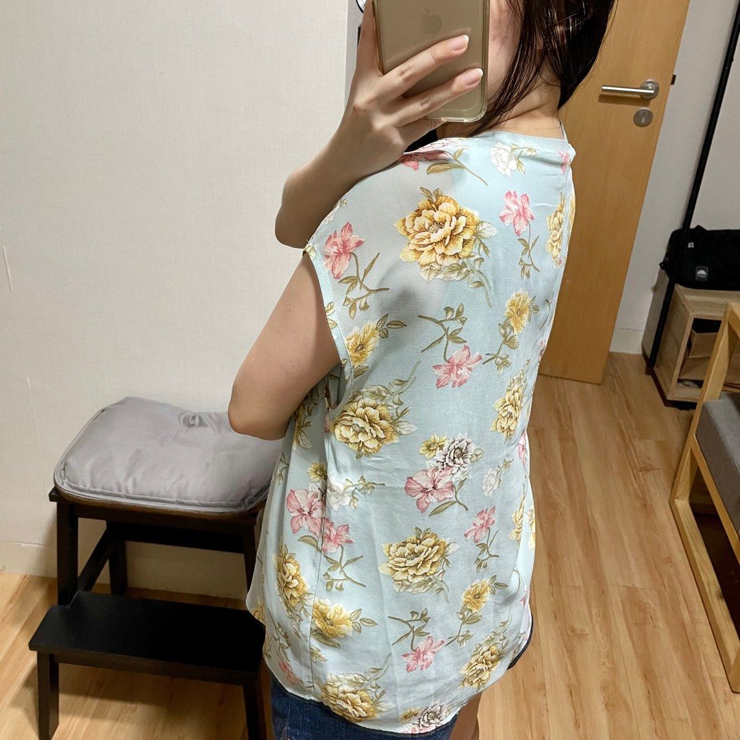 Forever 21 Floral Blouse, Fesyen Wanita, Pakaian Wanita, Atasan di Carousell