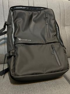 未來實驗室FREEZONE PLUS 零負重變型包 防水包 雙肩包 後背包 電腦包 超大容量