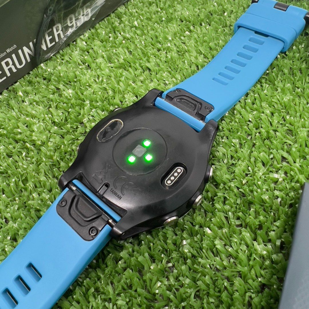 Garmin Forerunner 935, Men's Fashion, Watches & Accessories, Watches on