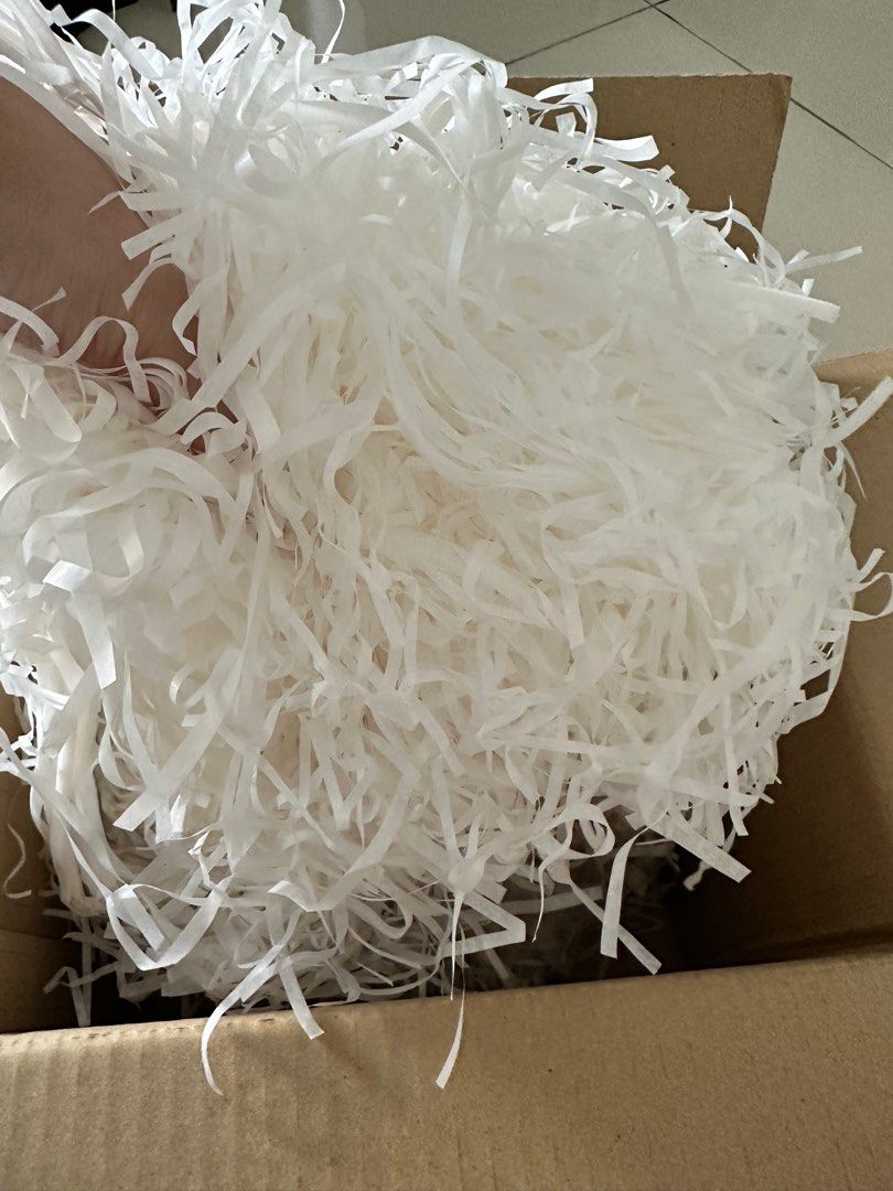 Gift Box Shredded Tissue Paper Yellow & White, Hobbies & Toys