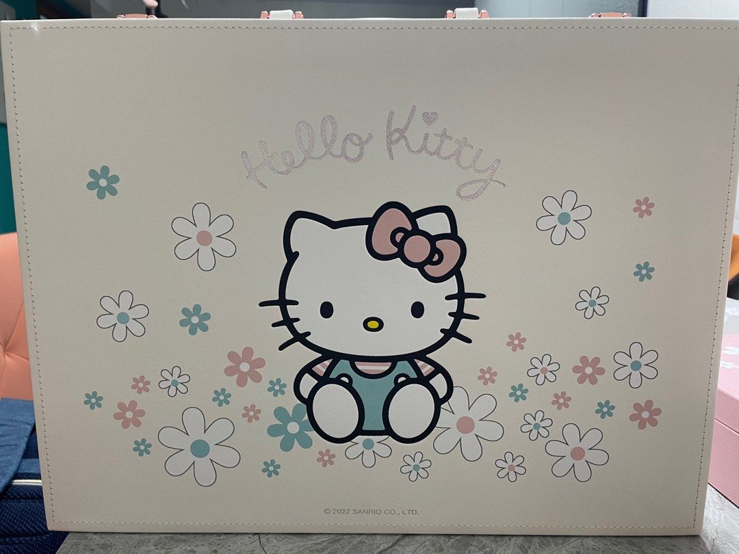 Hello Kitty Mahjong Set 2258 - White Box with Pink Tiles, Hobbies ...