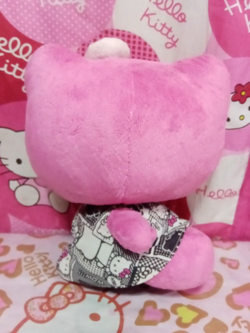 HELLO KITTY RARE COLOR, Hobbies & Toys, Toys & Games on Carousell
