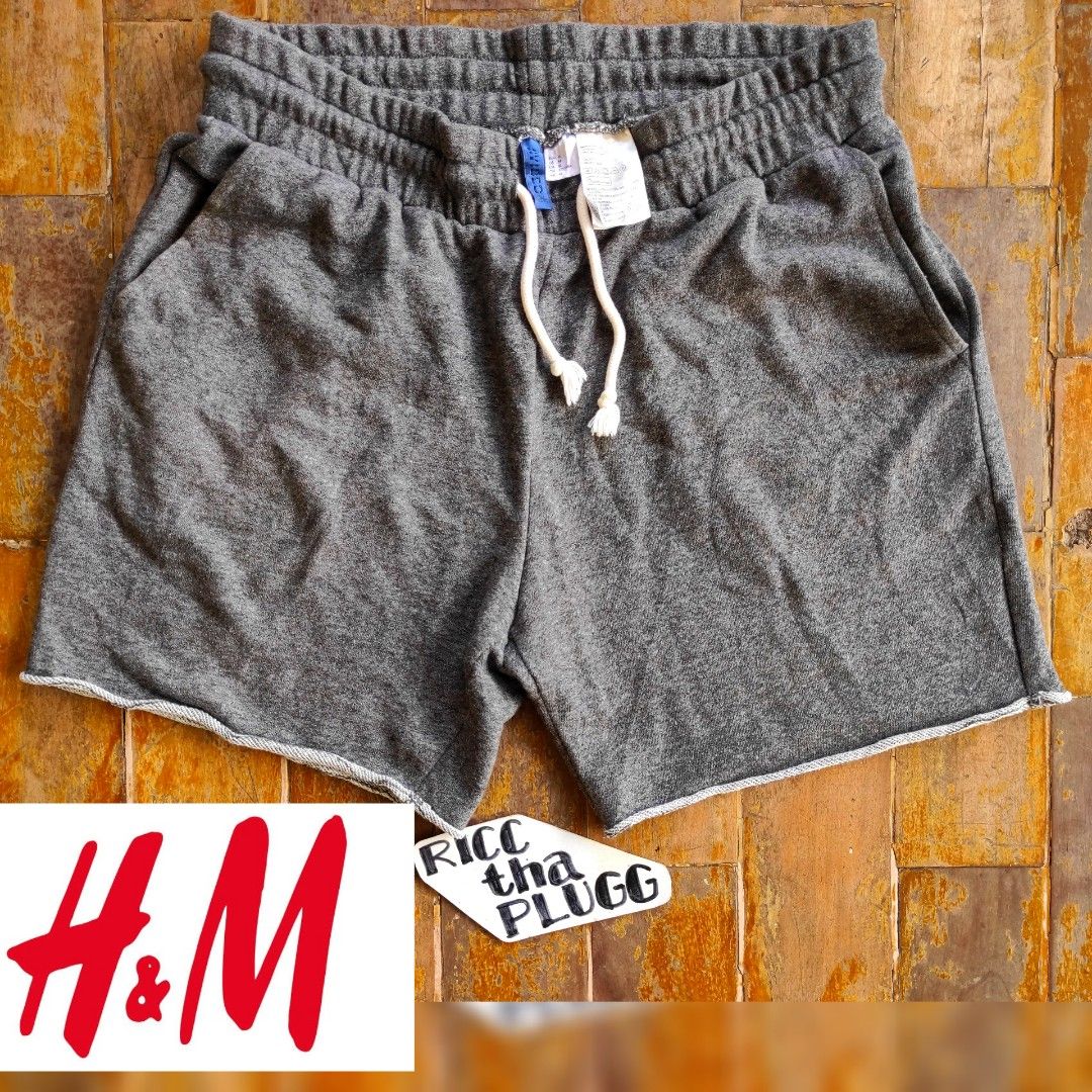 H&m divided sweatshorts hot sale