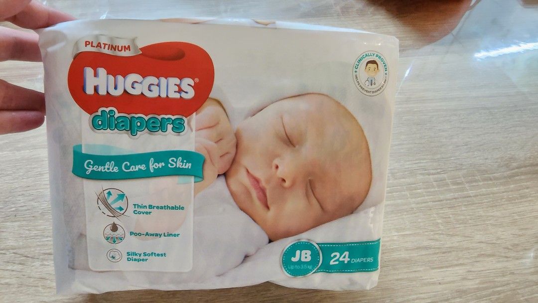 Huggies Just born diaper, Babies & Kids, Bathing & Changing, Diapers