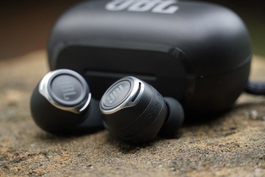 JBL reflect flow pro, Audio, Earphones on Carousell
