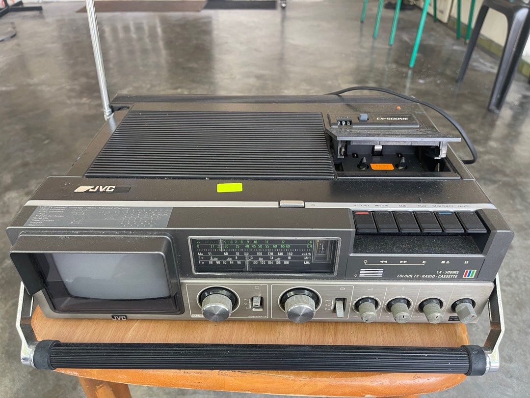 JVC CX 500 ME VINTAGE PORTABLE COLOUR TV, RADIO & CASSETTE PLAYER
