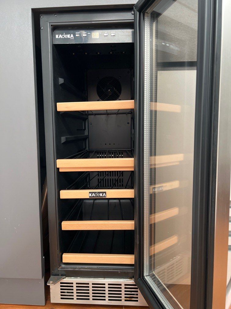 Kadeka wine chiller, TV & Home Appliances, Kitchen Appliances, Wine