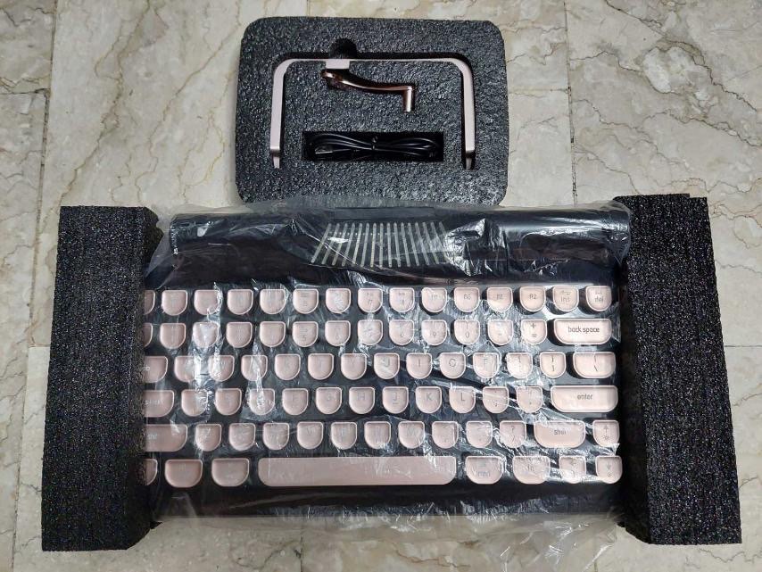 KNEWKEY RYMEK Typewriter Style Mechanical Wired & Wireless Keyboard w