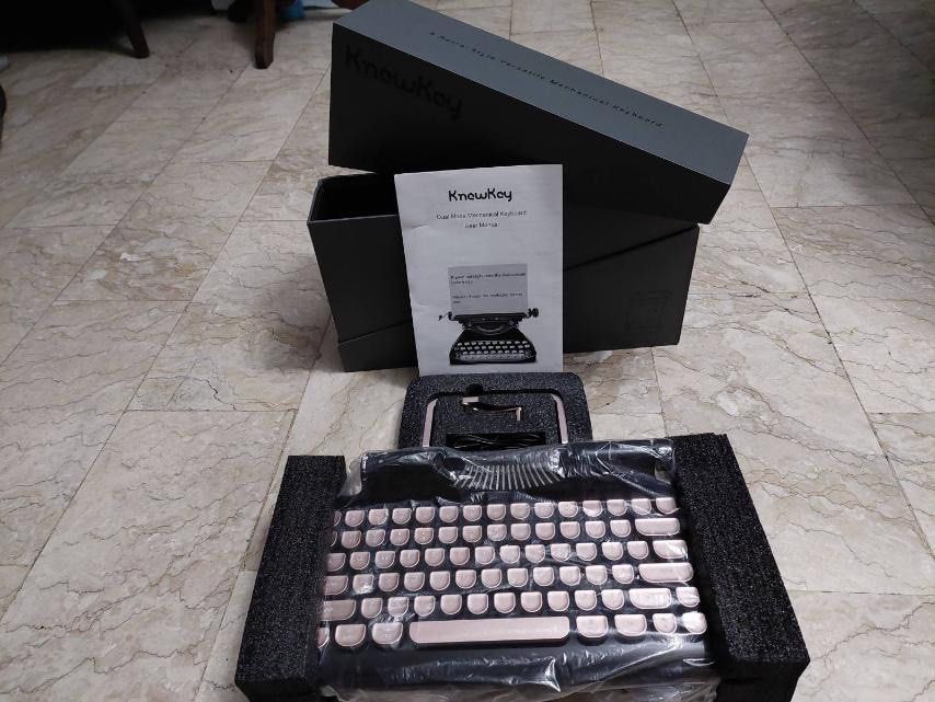KNEWKEY RYMEK Typewriter Style Mechanical Wired & Wireless Keyboard w