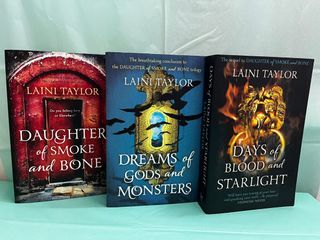 Laini Taylor Novel Daughter of Smoke & Bone trilogy