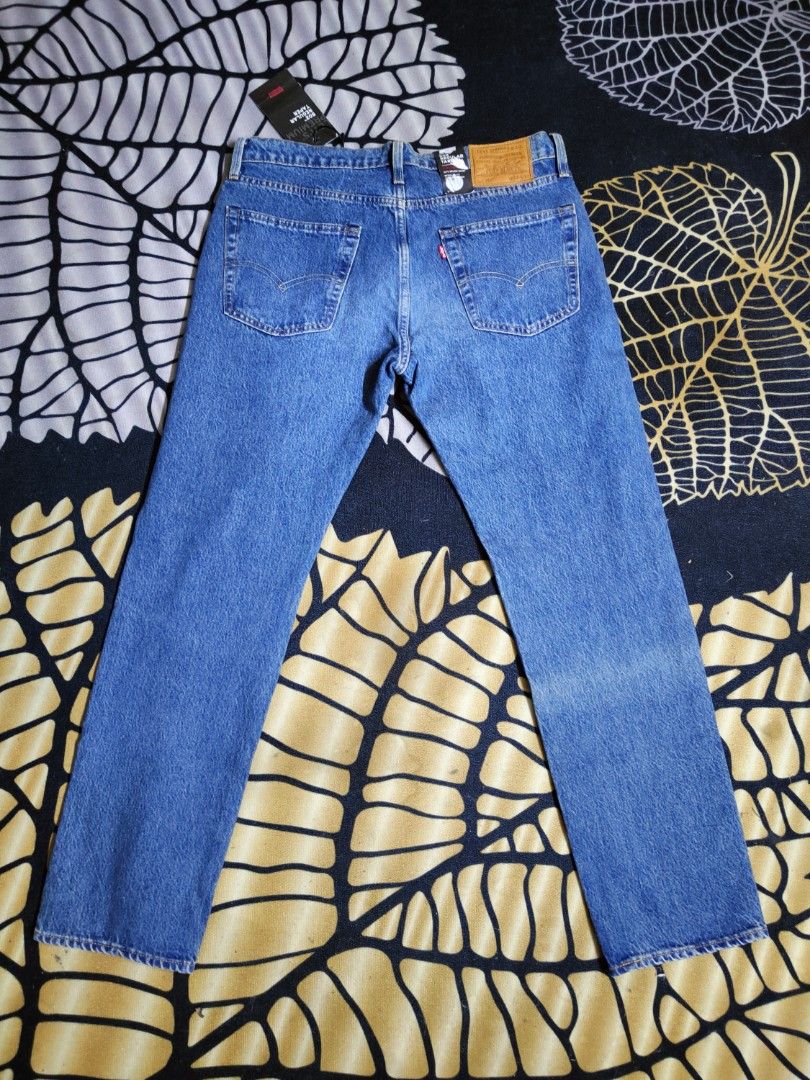 Levi's 502, Men's Fashion, Bottoms, Jeans on Carousell