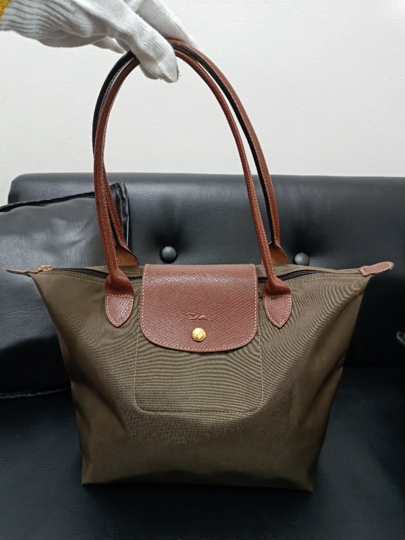 LONGCHAMP DARK GREEN NYLON Luxury Bags Wallets on Carousell