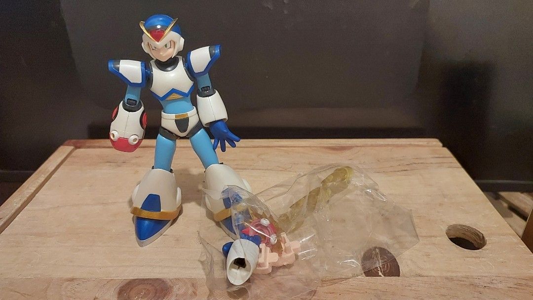 Loose rockman x full armor. (Category: Figurines & Statues) located in Binan City. Submitted by THEBOYTOY2.0 (Listing ID 1210227181, Image 1). Description: complete hands and face accessories. no big charge blast effect included no box included price is 2900 payment thru gcash or bpi shipping thru lbc or lalamove pacita laguna location.