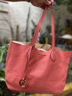 (Category: ) located in . Submitted by baglovers2020 (Listing ID 1210135517, Image 1). Description: .