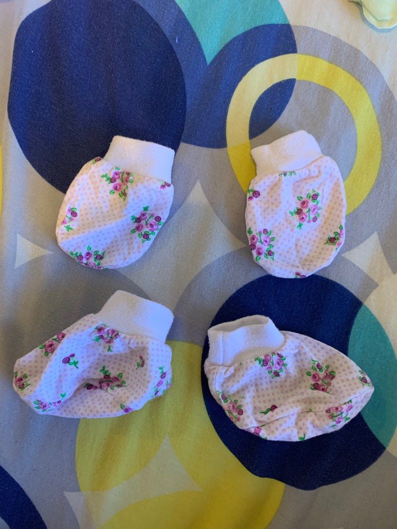 Mitten, Babies & Kids, Babies & Kids Fashion on Carousell