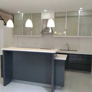 Modern House for sale at betterliving paranaque