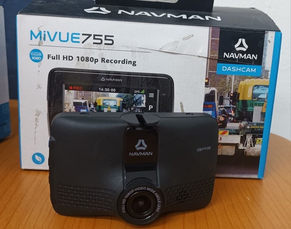 Navman MiVUE755 Dashcam, Furniture & Home Living, Security & Locks