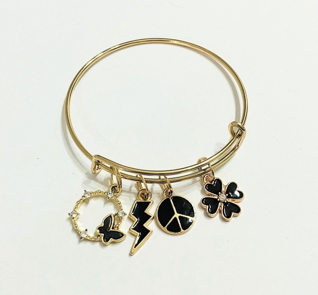 Gold charm bangle bracelet outlet