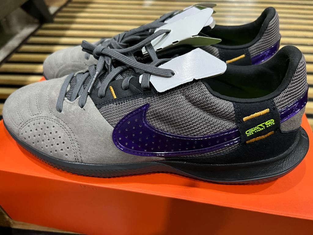 Nike store zoom street