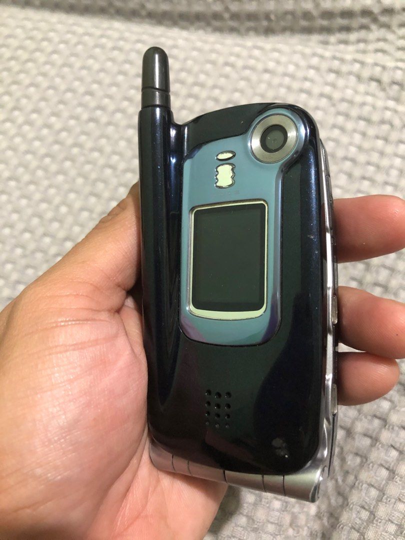 Old flip phone, Hobbies & Toys, Memorabilia & Collectibles, Vintage ...