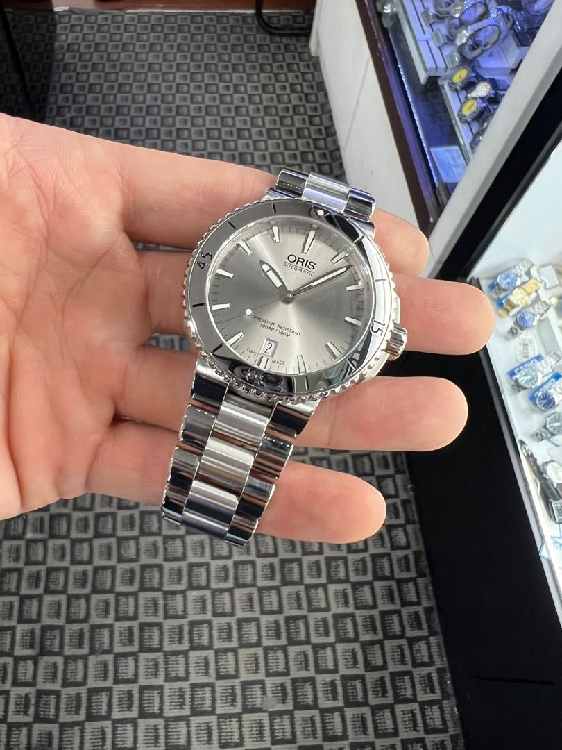 Oris best sale aquis 40mm
