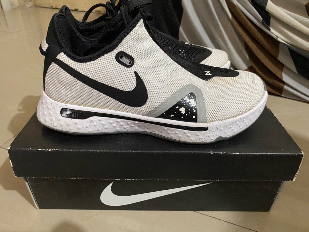 pg 4 oreo on feet