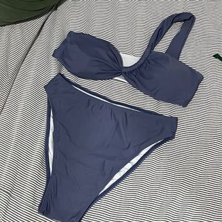 (Category: ) located in . Submitted by Paloma (Listing ID 1210082175, Image 1). Description: .