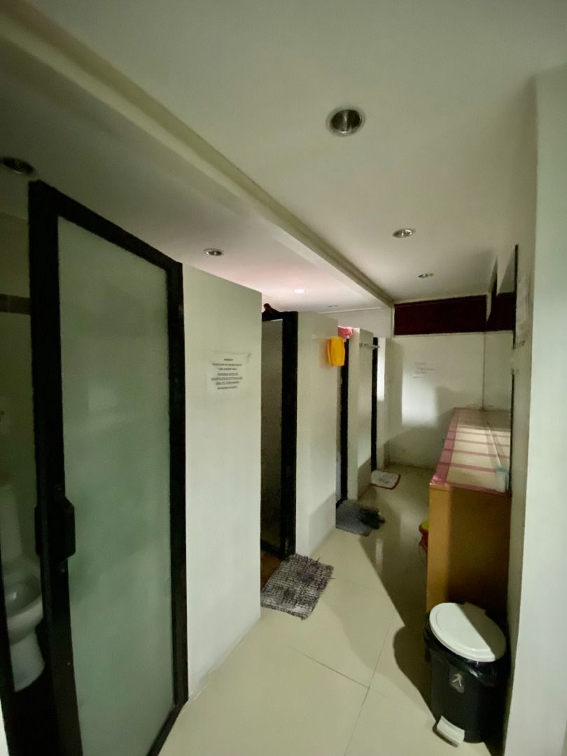 RESIDENTIAL BUILDING FOR SALE AT THE BACK OF SM STA. MESA MANILA AND