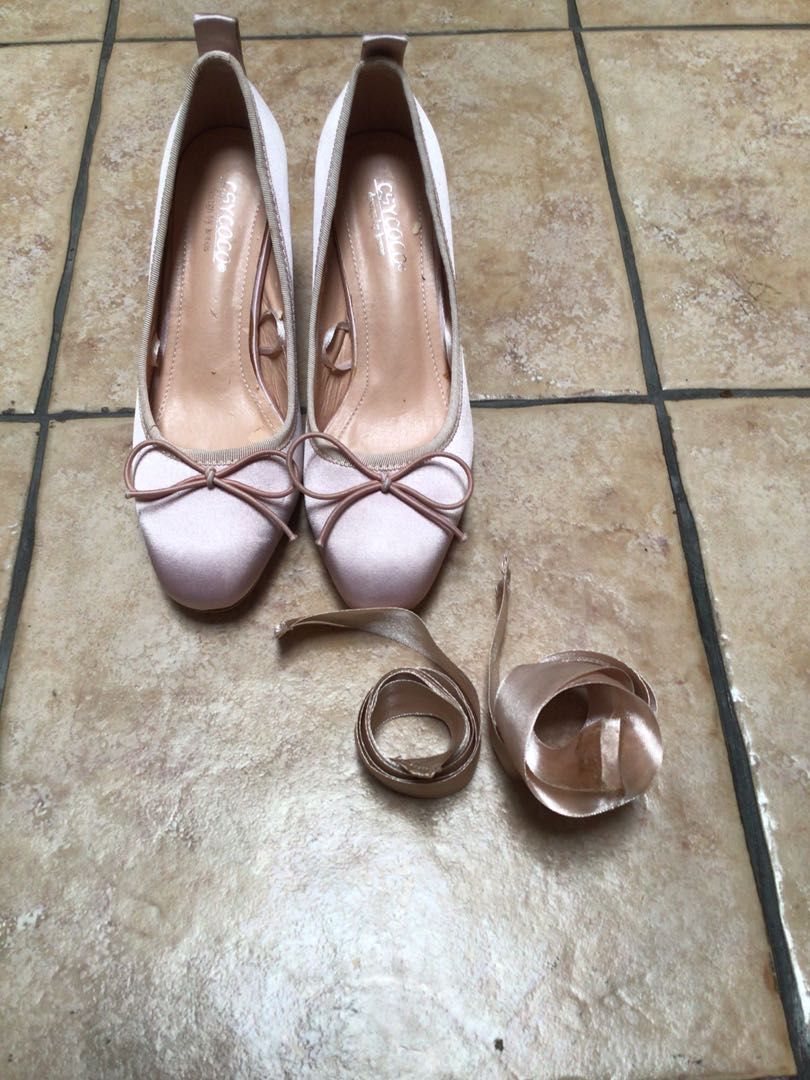 Satin Pink Ballet Pumps, Women's Fashion, Footwear, Heels on Carousell