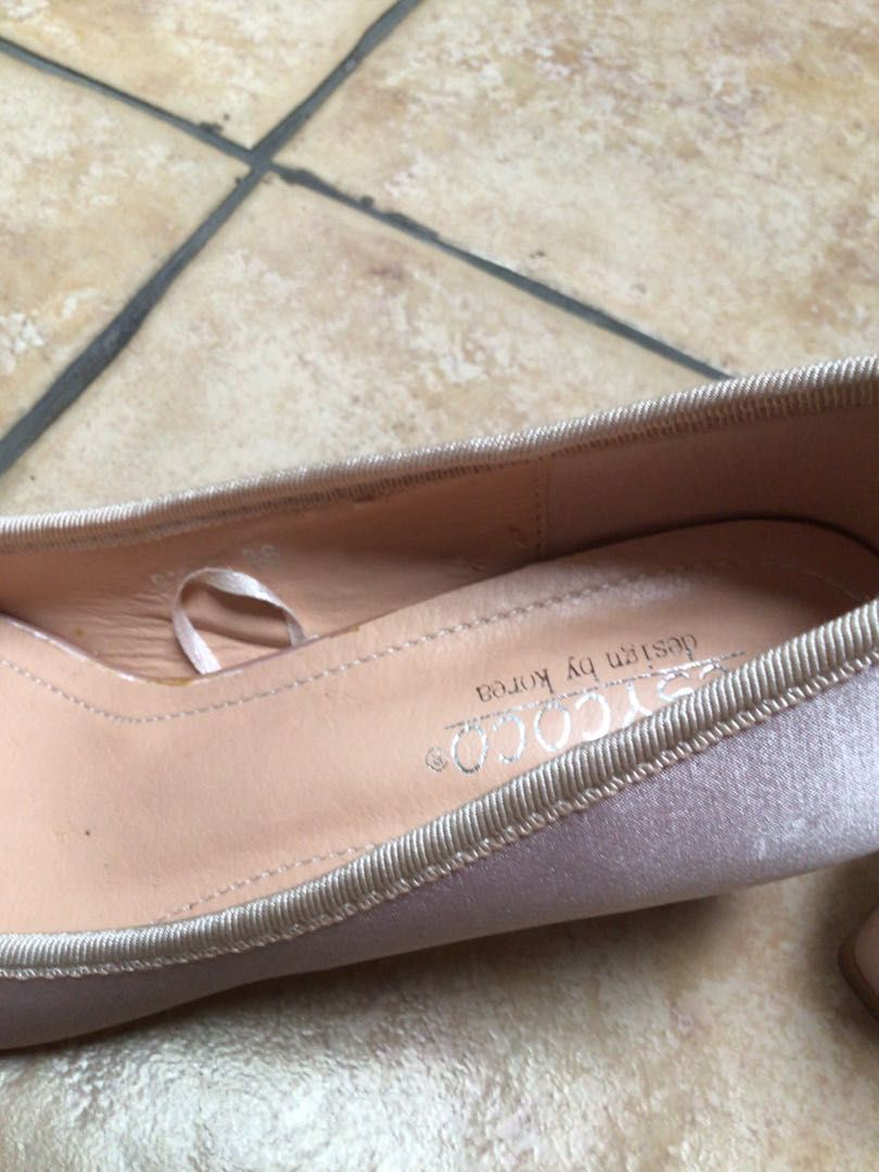 Satin Pink Ballet Pumps, Women's Fashion, Footwear, Heels on Carousell