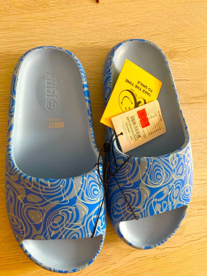 Slide RUBI, Women's Fashion, Footwear, Flipflops and Slides on Carousell