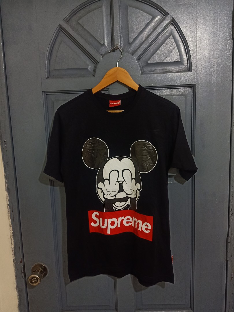 T shirt supreme outlet mickey mouse