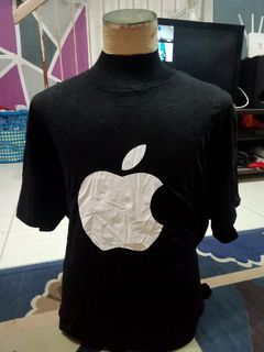 T shirt apple