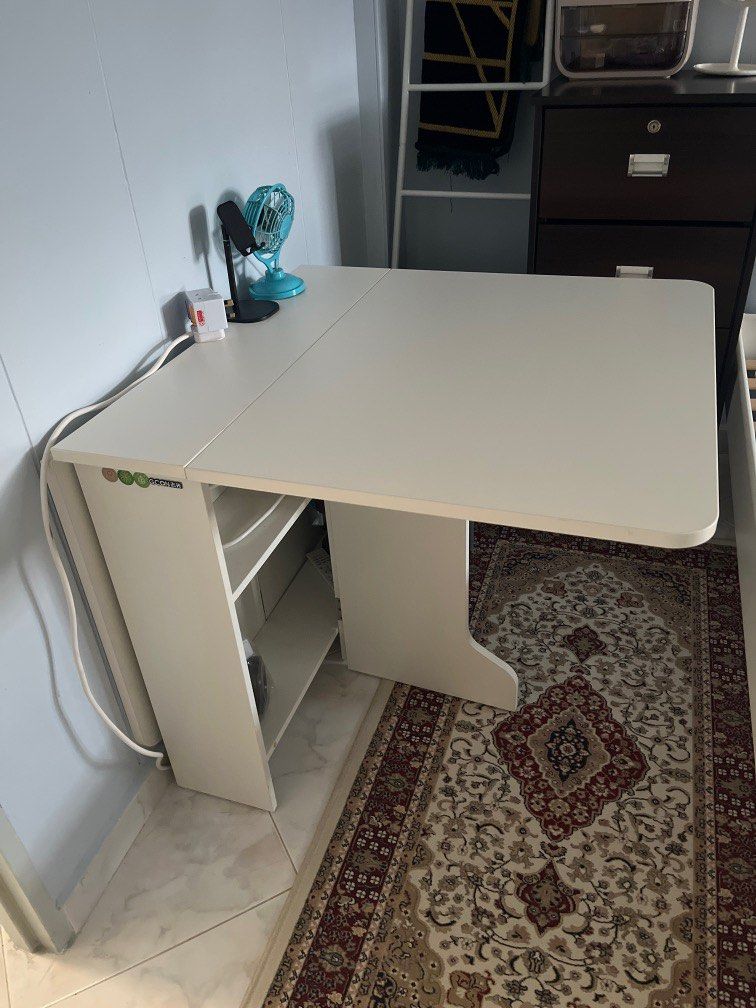 Two side foldable table (Category: Tables & Sets) located in Singapore. Submitted by radenraden39 (Listing ID 1210153182, Image 1). Description: In good condition,arranged your own mover.