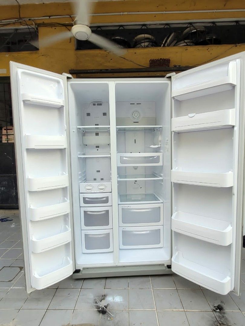 Used General Electric 2 side by side doors fridge 584L, refrigerator