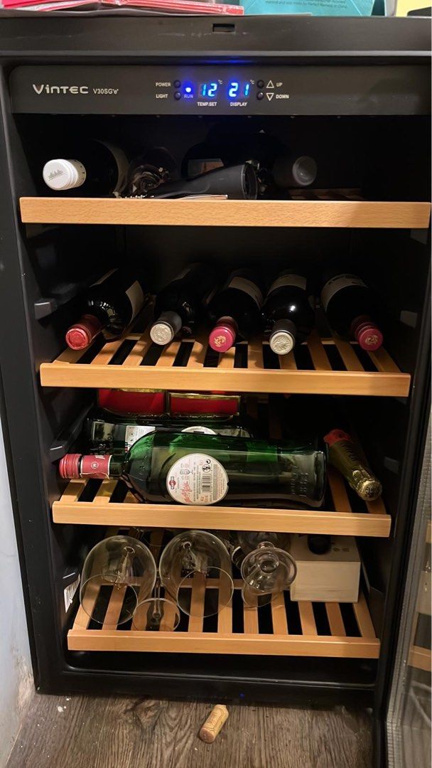 Vintec V30SG''e" wine fridge 單溫酒櫃, 家庭電器, 廚房電器, 酒窖及存倉 Carousell