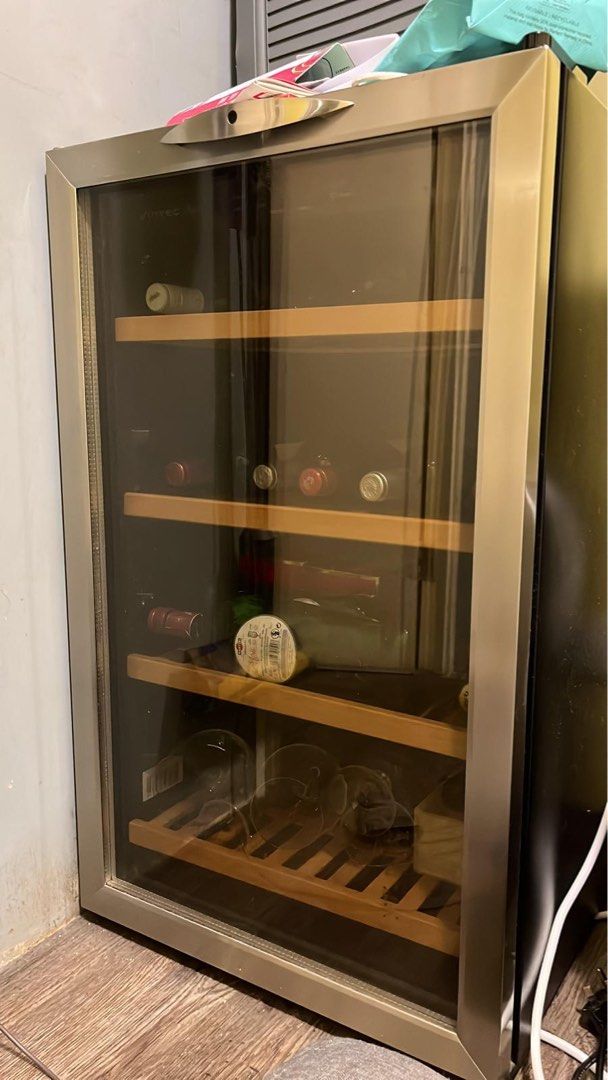 Vintec V30SG''e" wine fridge 單溫酒櫃, 家庭電器, 廚房電器, 酒窖及存倉 Carousell