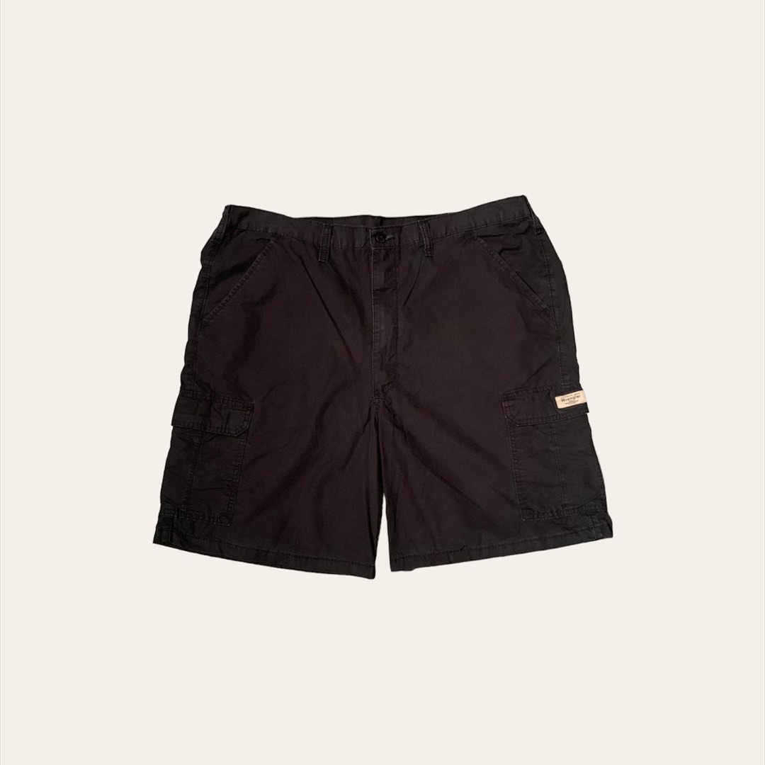 Wrangler Black Cargo Shorts, Men's Fashion, Bottoms, Shorts on Carousell