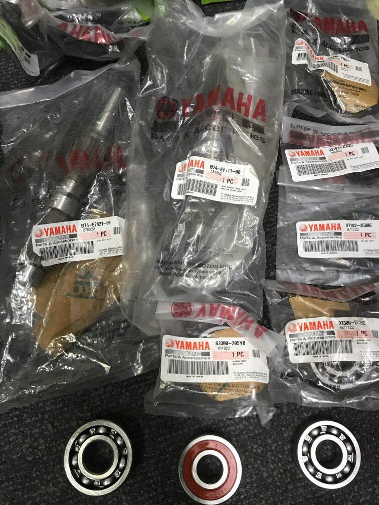 Yamaha Xmax 300 gear box bearing complete with oil seal and 2 shaft