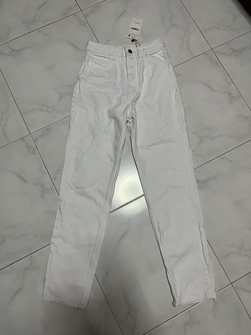 White jeans hotsell mom fit
