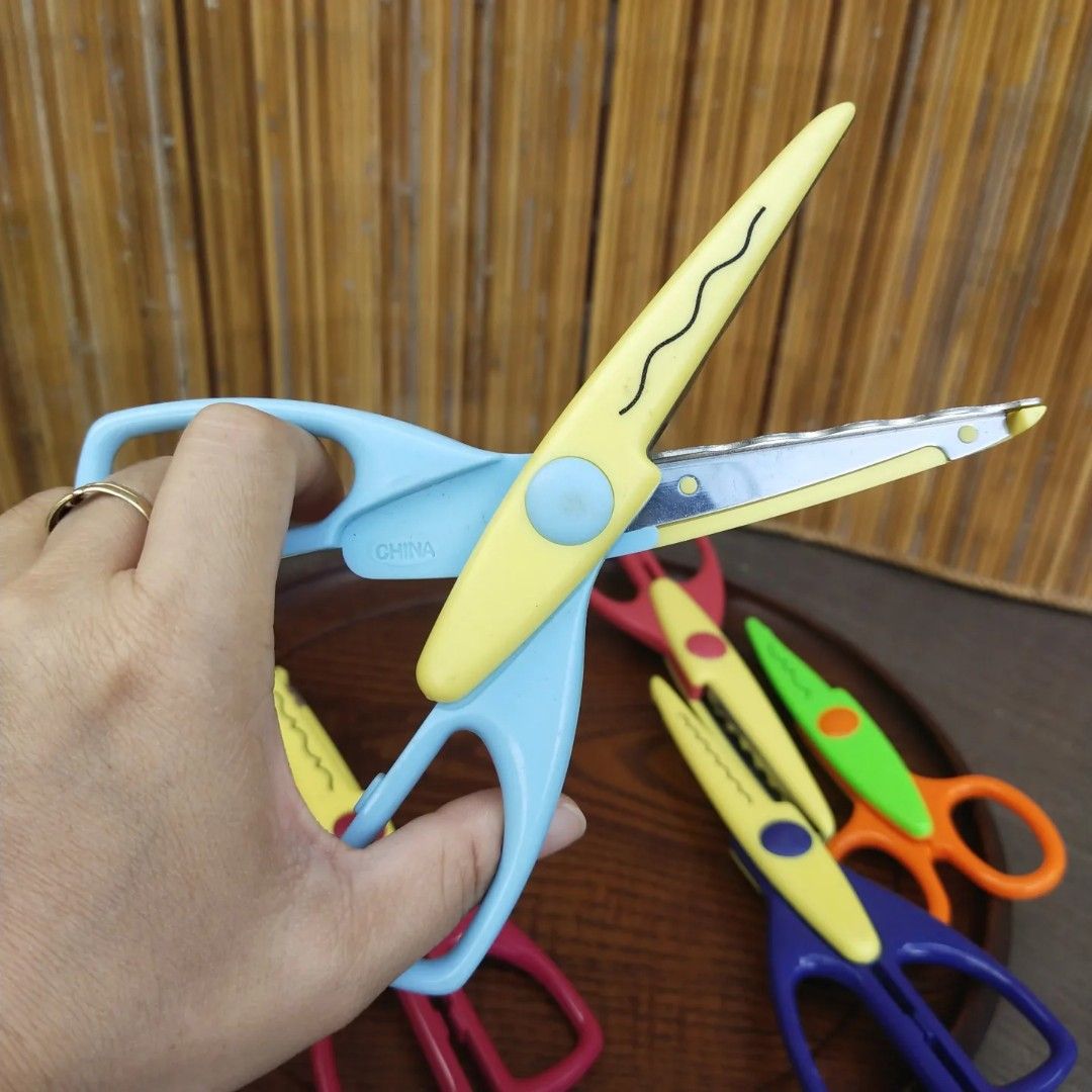 6 Assorted Art Scissors, Hobbies & Toys, Stationary & Craft, Other