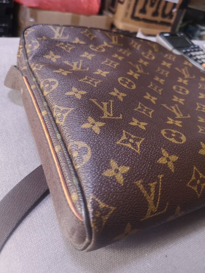 💯% Authentic Louis Vuitton LV Monogram Cross body Messenger Unisex Sling  bag - Trotteur Beaubourg Shoulder Crossbody Bag - M97037